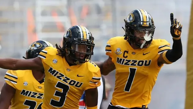 Missouri moves to 3-0 behind strong performances